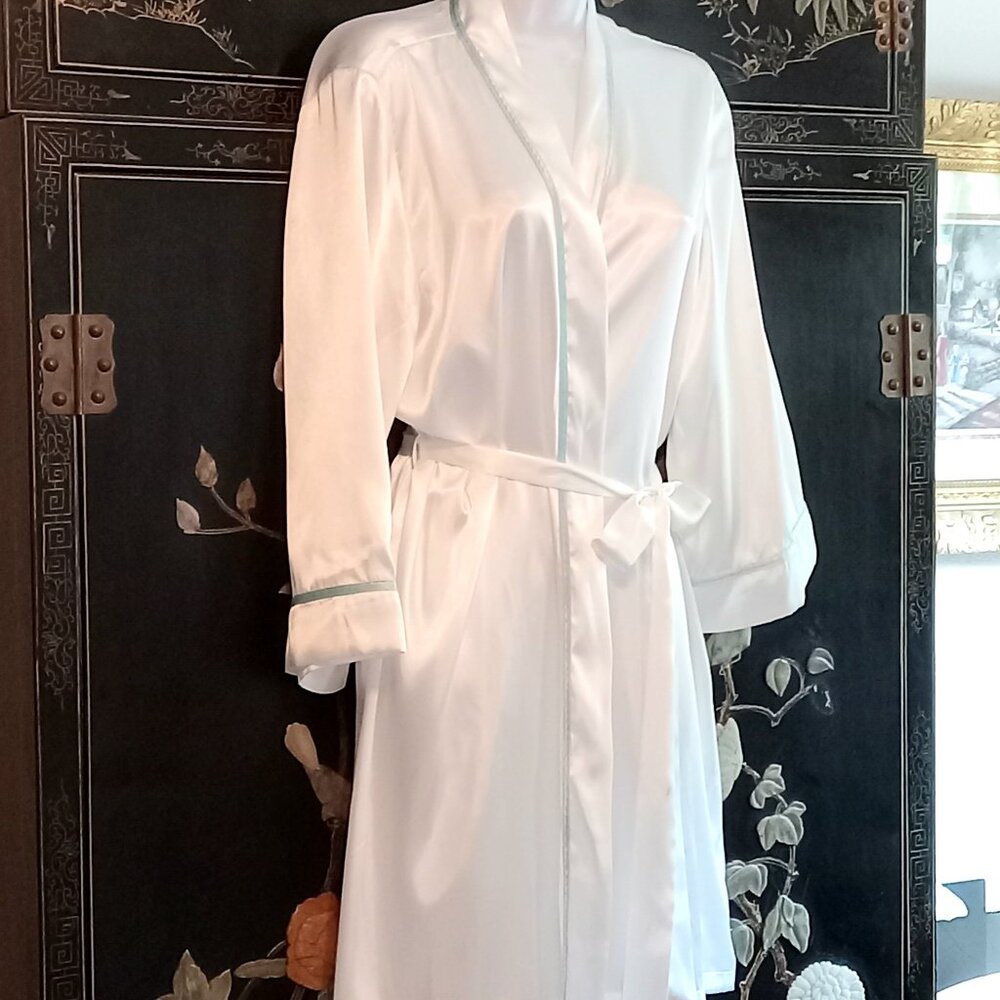 Linea Donatella Bride Robe in Silky White and Teal Blue Piping SZ L/XL